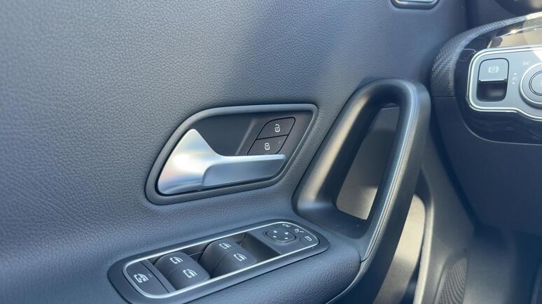 Mercedes-Benz - A 180 d Progressive Line Facelift