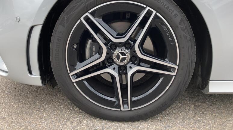 Mercedes-Benz - B 200 d AMG Line