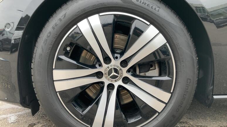 Mercedes-Benz - TC 220 d