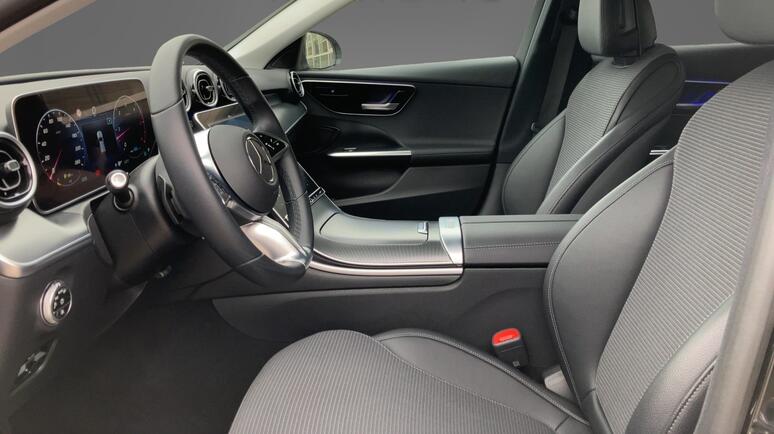 Mercedes-Benz - TC 220 d