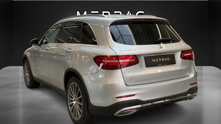 Mercedes-Benz - GLC 250 4MATIC AMG Line