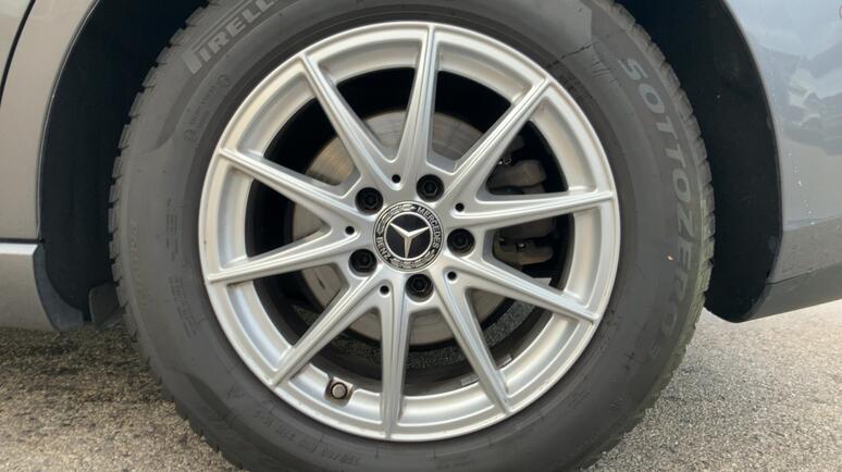 Mercedes-Benz - B 200 d Progressive Line