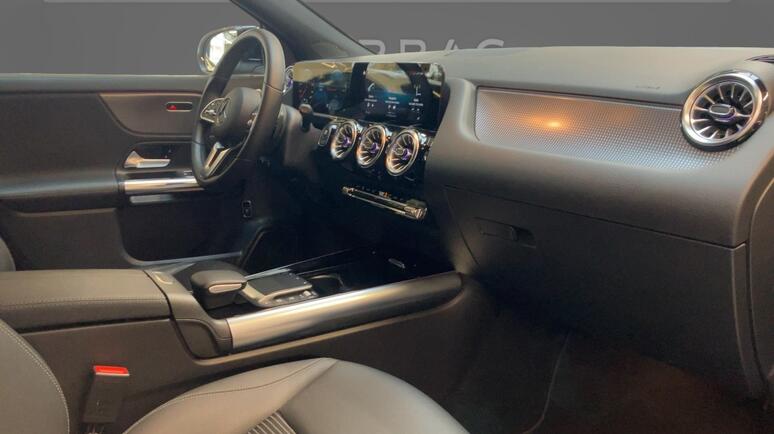 Mercedes-Benz - EQA 250