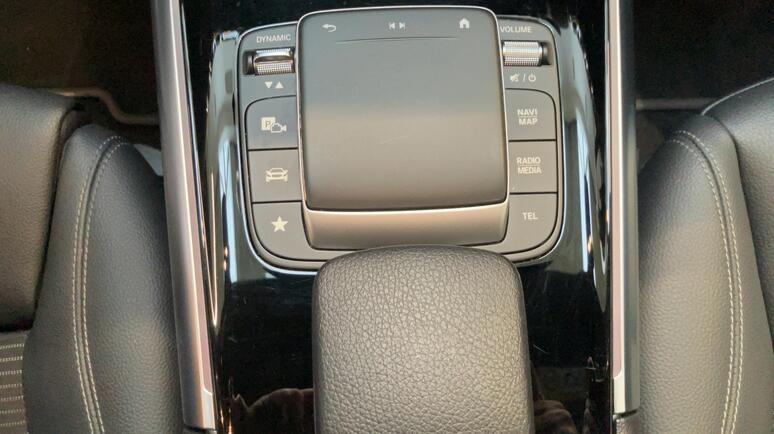 Mercedes-Benz - EQA 250