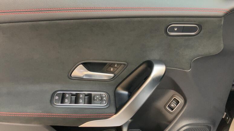 Mercedes-Benz - CLA 180 d Coupé Österreich-Edition