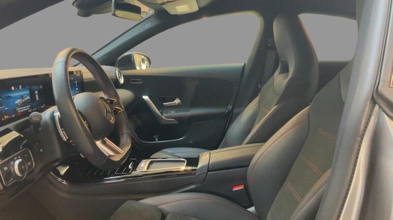 Mercedes-Benz - CLA 180 d Coupé Österreich-Edition