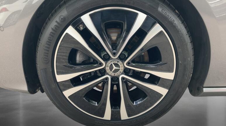 Mercedes-Benz - CLA 180 d Shooting Brake Progressive Line Facelift