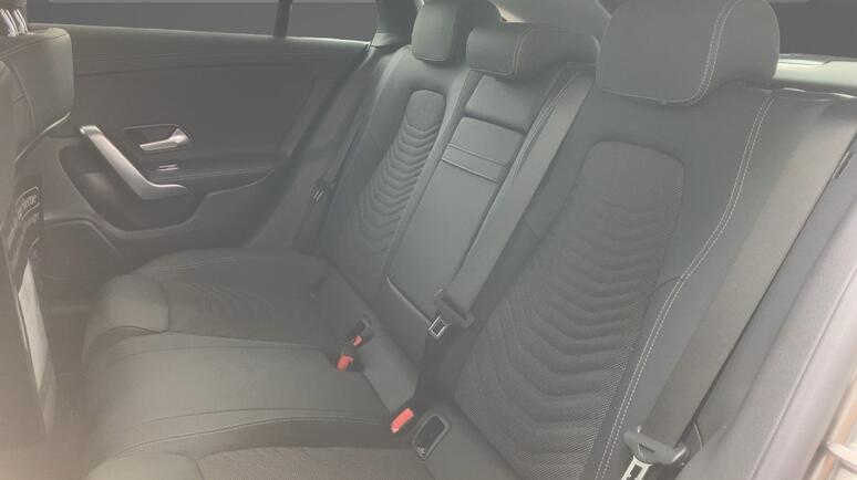 Mercedes-Benz - CLA 180 d Shooting Brake Progressive Line Facelift