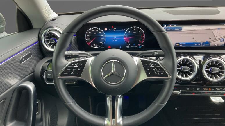 Mercedes-Benz - CLA 180 d Shooting Brake Progressive Line Facelift