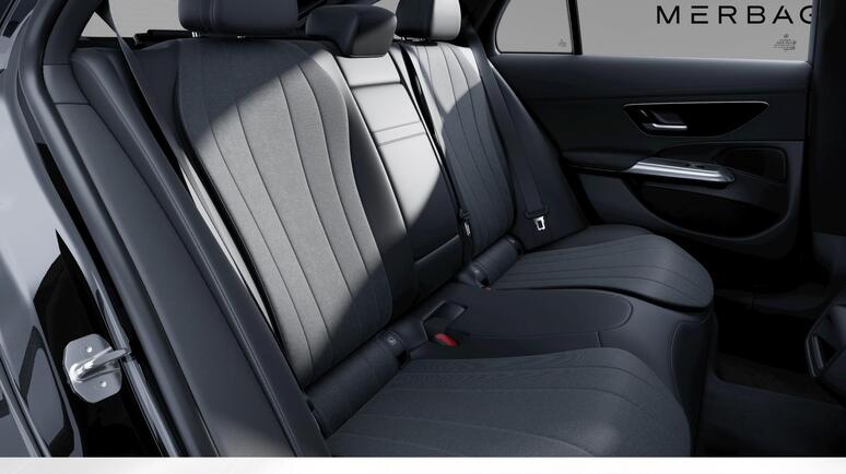 Mercedes-Benz - E 300 de 4MATIC T-Modell mit EQ Hybrid Technologie