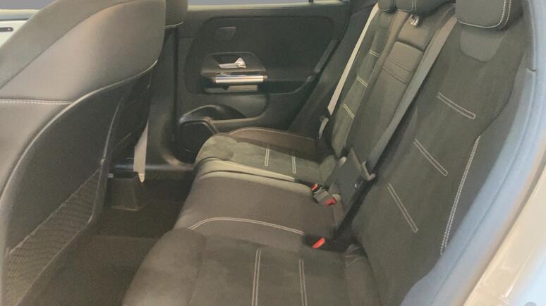 Mercedes-Benz - GLA 200 d 4MATIC Österreich-Edition