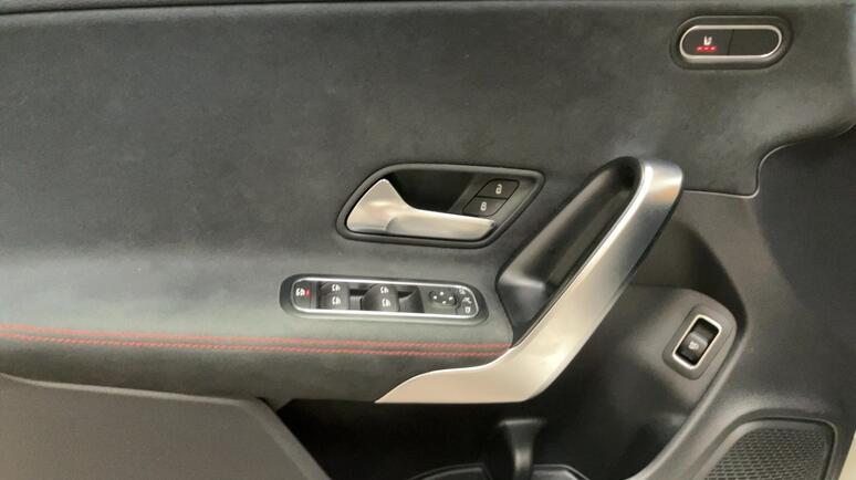 Mercedes-Benz - CLA 180 d Coupé Österreich-Edition
