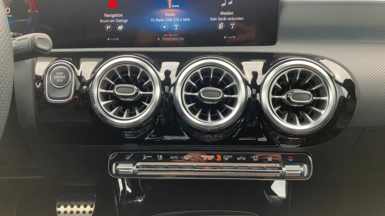 Mercedes-Benz - CLA 250 e Shooting Brake