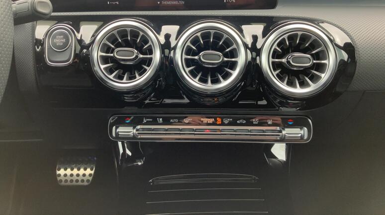 Mercedes-Benz - CLA 250 e Shooting Brake