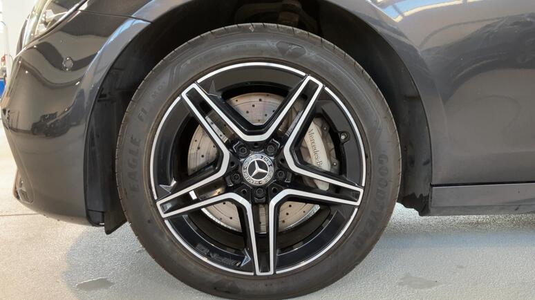 Mercedes-Benz - E 300 de 4MATIC T-Modell