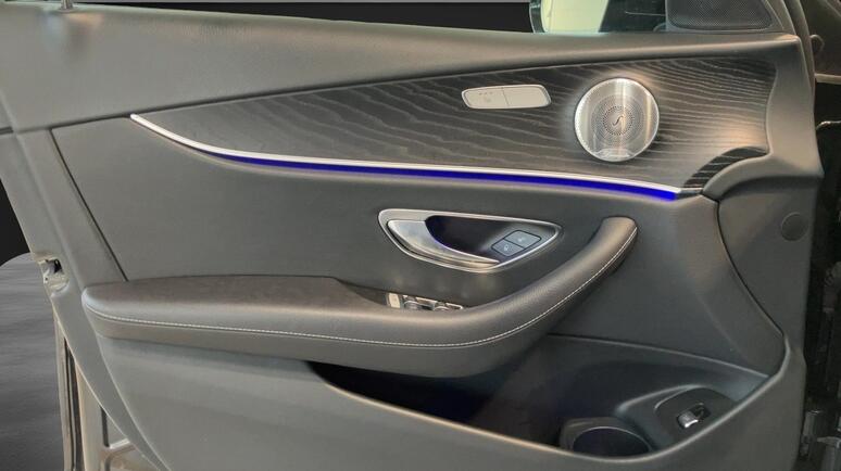 Mercedes-Benz - E 300 de 4MATIC T-Modell