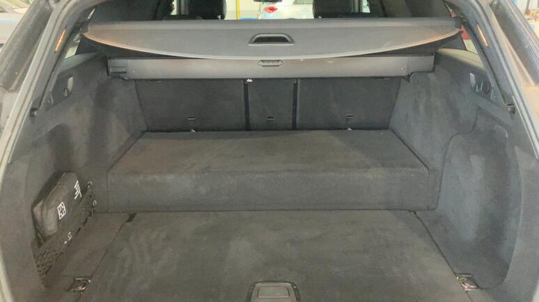 Mercedes-Benz - E 300 de 4MATIC T-Modell