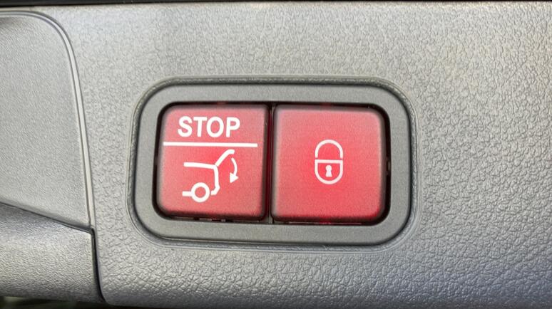 Mercedes-Benz - B 220 4MATIC AMG Line