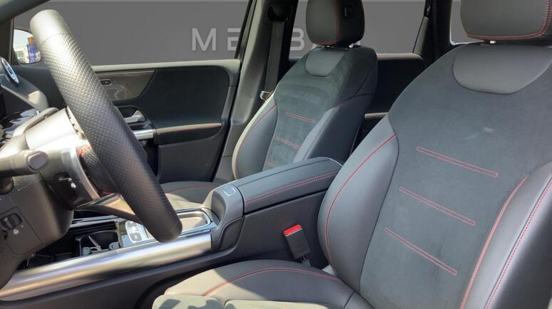 Mercedes-Benz - B 220 4MATIC AMG Line