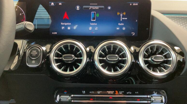 Mercedes-Benz - B 220 4MATIC Österreich-Edition