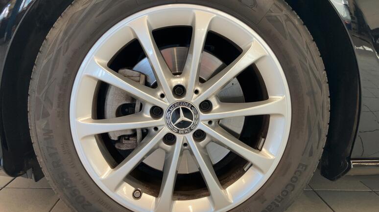 Mercedes-Benz - CLA 180 d Shooting Brake