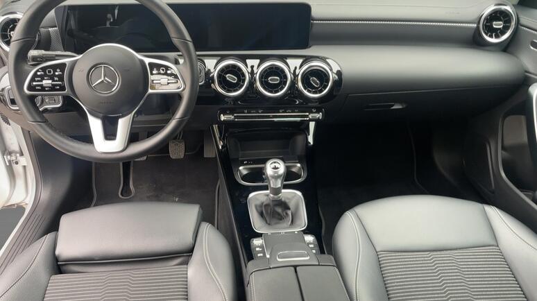 Mercedes-Benz - CLA 180 Coupé