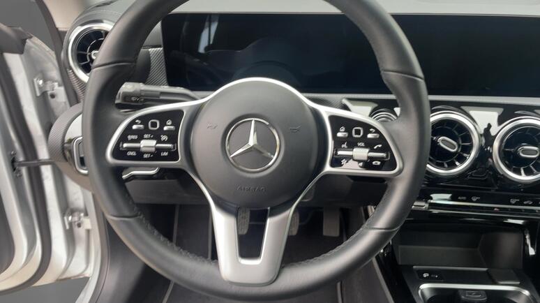 Mercedes-Benz - CLA 180 Coupé