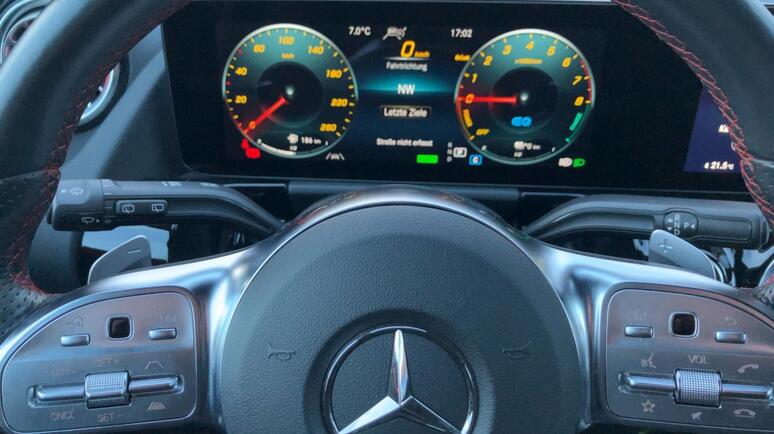 Mercedes-Benz - GLA 250e AMG Line