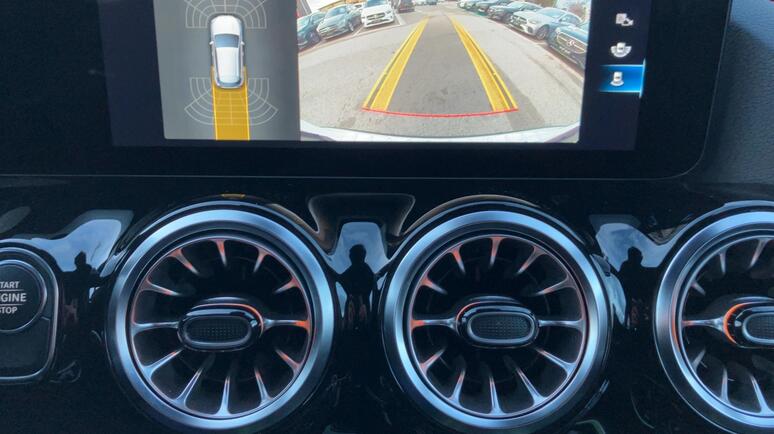 Mercedes-Benz - GLA 250e AMG Line