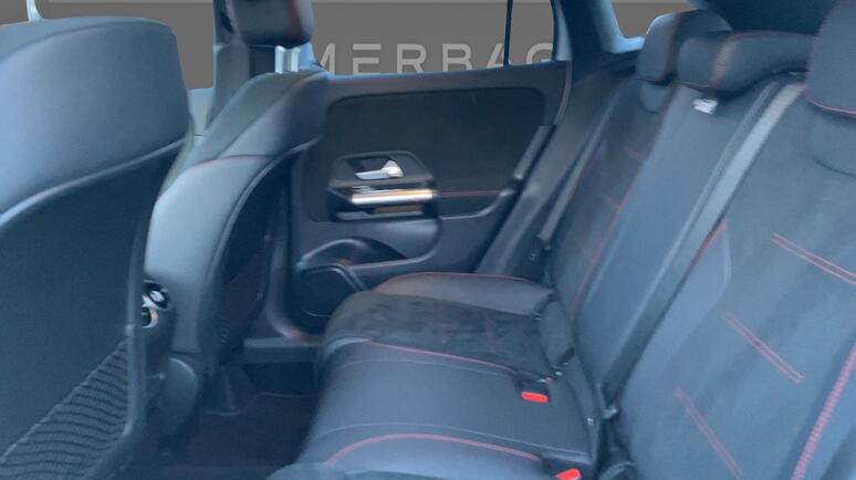 Mercedes-Benz - GLA 250e AMG Line