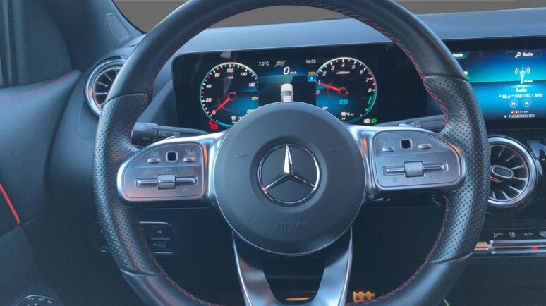 Mercedes-Benz - GLA 250e AMG Line