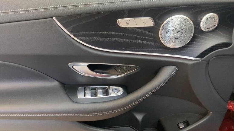 Mercedes-Benz - E 220 d 4MATIC Coupé