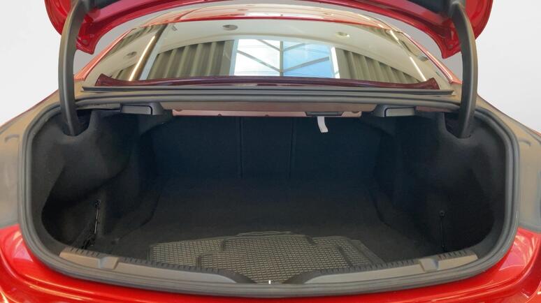 Mercedes-Benz - E 220 d 4MATIC Coupé