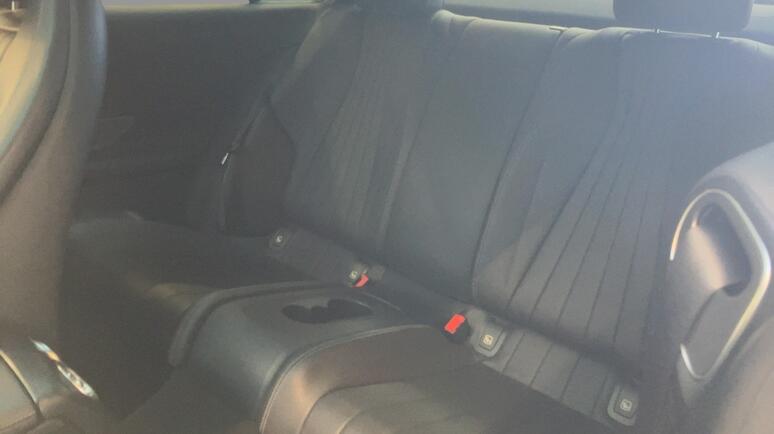 Mercedes-Benz - E 220 d 4MATIC Coupé