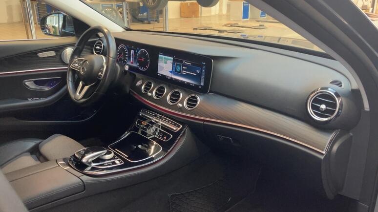 Mercedes-Benz - E 220 d T-Modell Austria Edition
