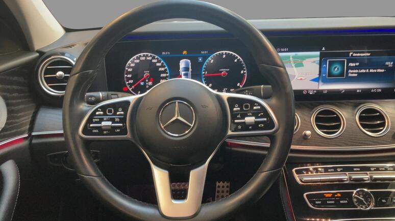 Mercedes-Benz - E 220 d T-Modell Austria Edition