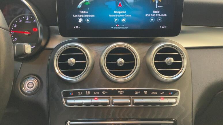 Mercedes-Benz - GLC 300 e 4MATIC