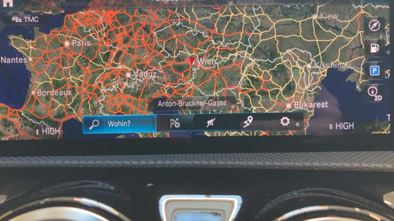 Mercedes-Benz - A 200 Kompaktlimousine AMG Line