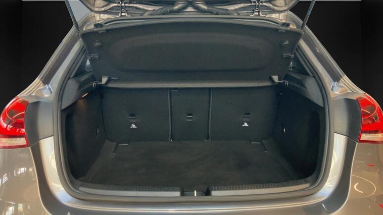 Mercedes-Benz - A 200 Kompaktlimousine AMG Line