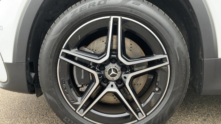 Mercedes-Benz - GLB 220 d 4MATIC AMG Line