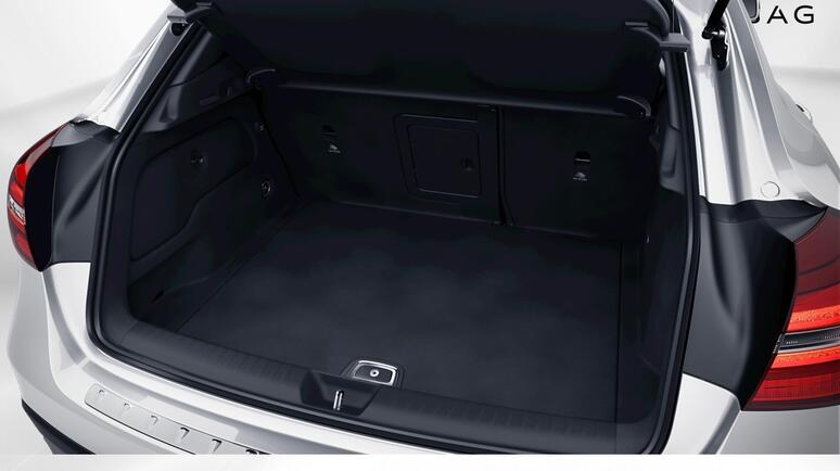 Mercedes-Benz - GLA 180