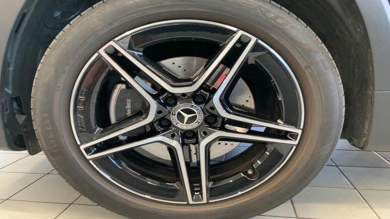 Mercedes-Benz - GLB 200 d 4MATIC