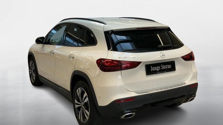 Mercedes-Benz - GLA 200