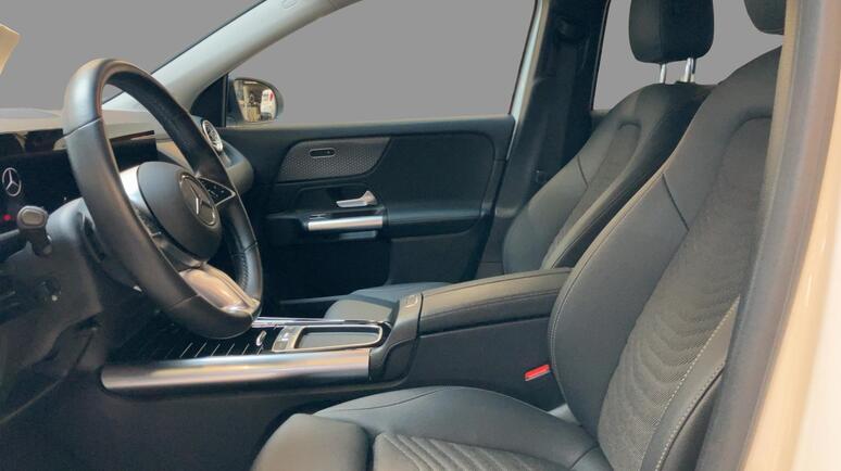 Mercedes-Benz - GLA 200