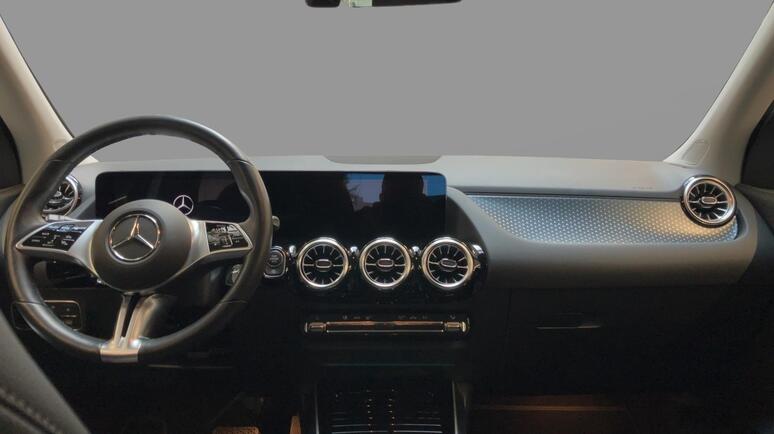 Mercedes-Benz - GLA 200