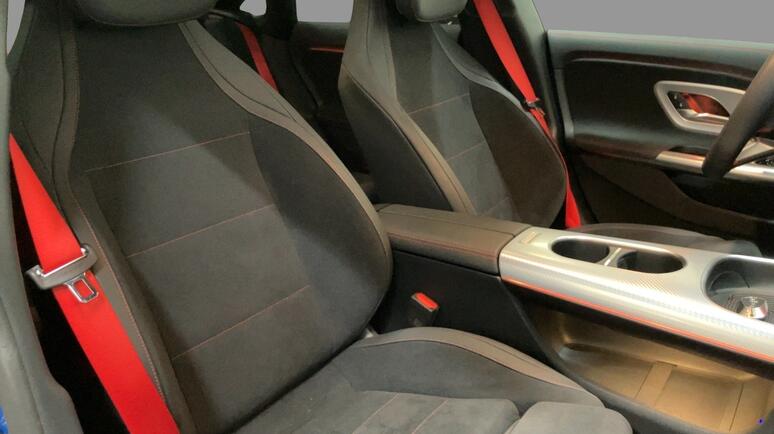 Mercedes-Benz - CLA 350 4MATIC mit EQ Technologie