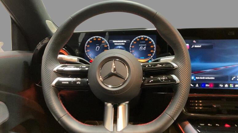 Mercedes-Benz - CLA 350 4MATIC mit EQ Technologie
