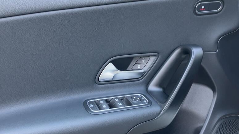 Mercedes-Benz - A 180 d Kompaktlimousine Österreich-Edition