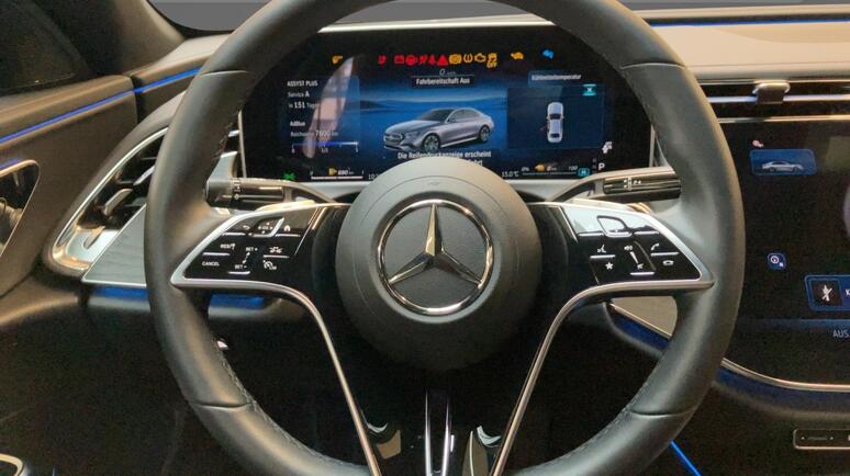 Mercedes-Benz - E 300 de 4MATIC Limousine