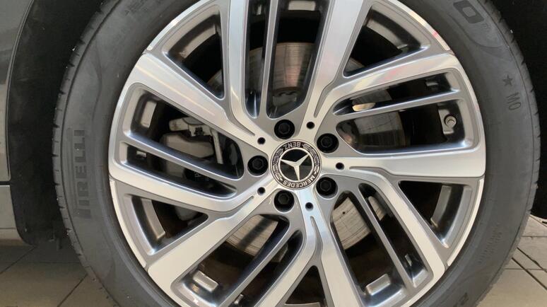 Mercedes-Benz - E 300 de 4MATIC Limousine